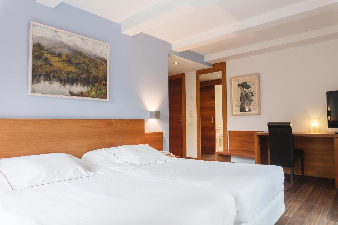Hotel Cardos Ribera de Cardós Esterno foto