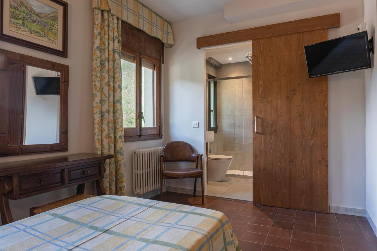 Hotel Cardos Ribera de Cardós Esterno foto
