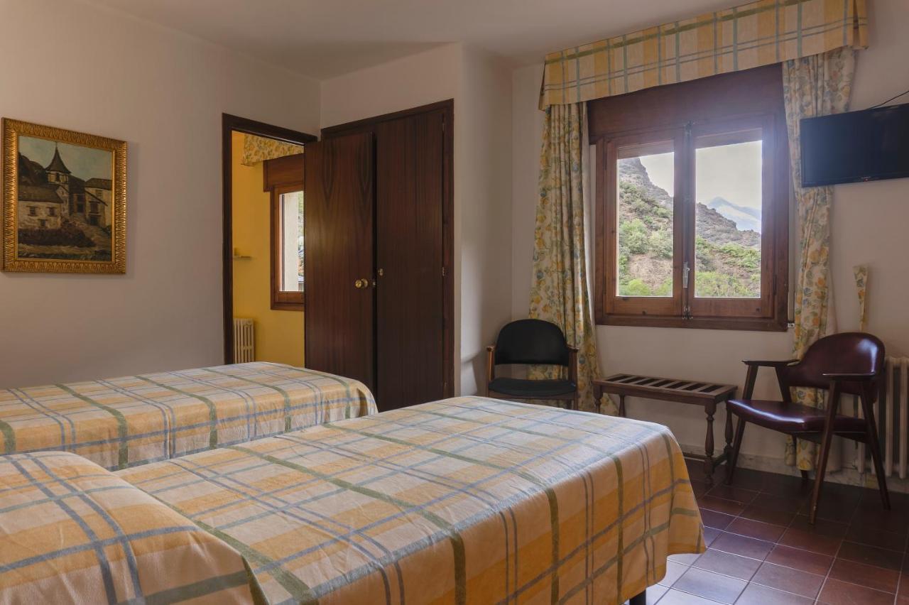 Hotel Cardos Ribera de Cardós Esterno foto