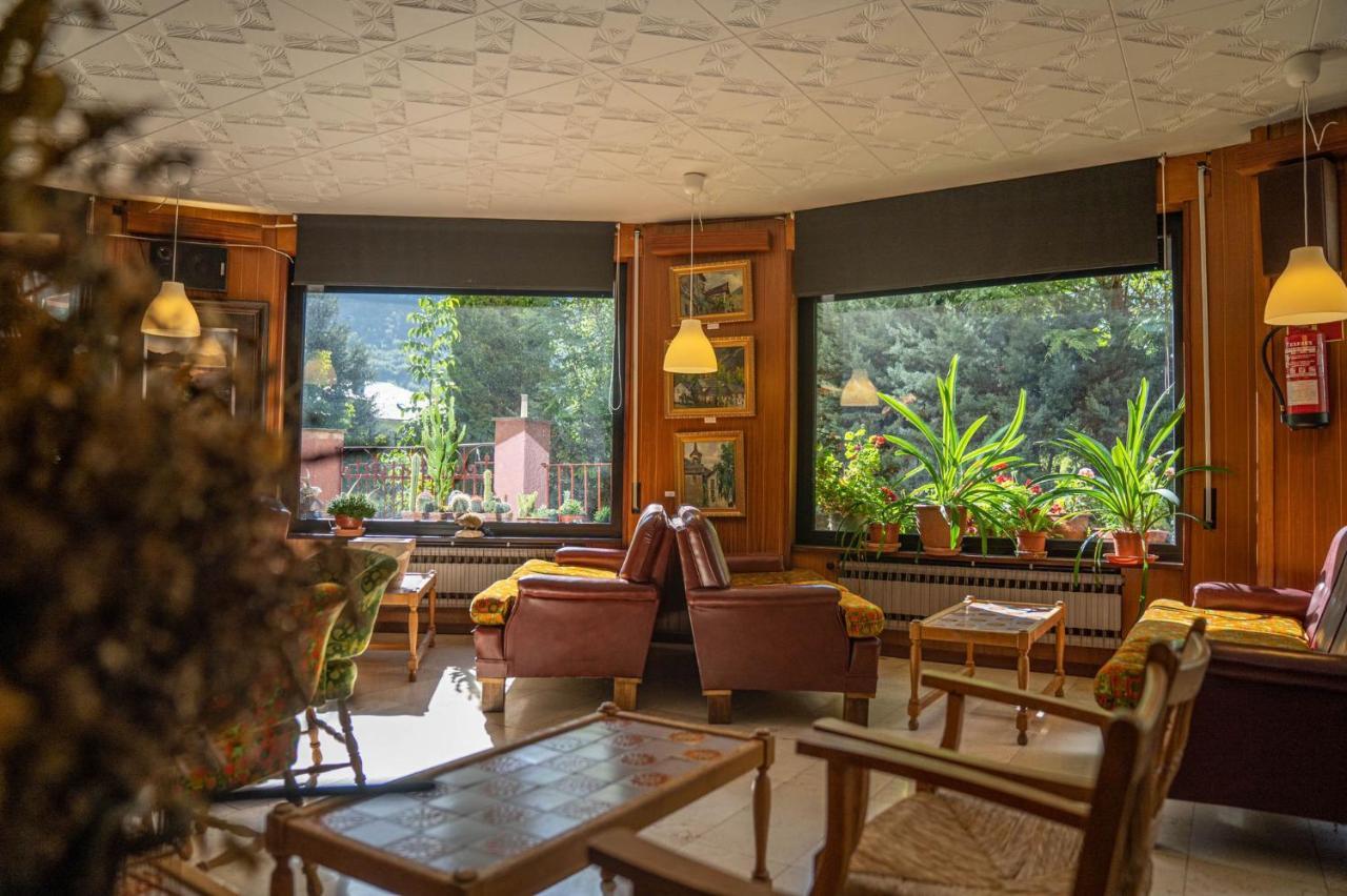 Hotel Cardos Ribera de Cardós Esterno foto