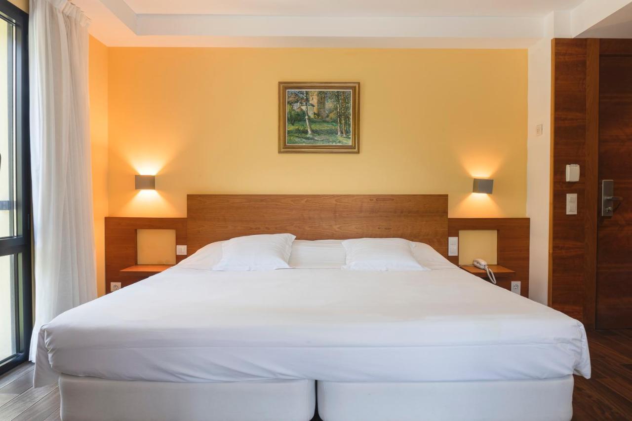 Hotel Cardos Ribera de Cardós Esterno foto